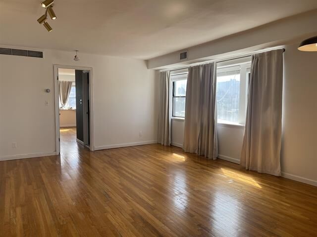 Property Photo:  310 Palisade Ave 12  NJ 07307 