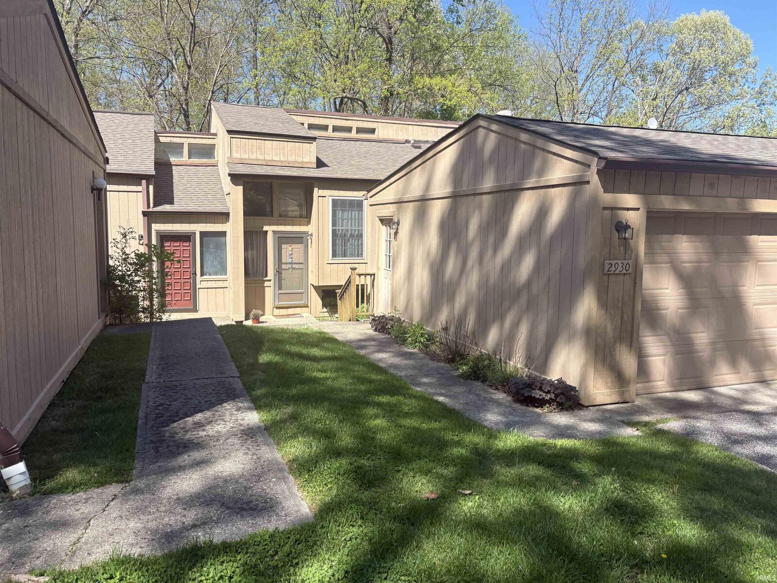 Property Photo:  2930 W Winterberry Court  IN 47404 
