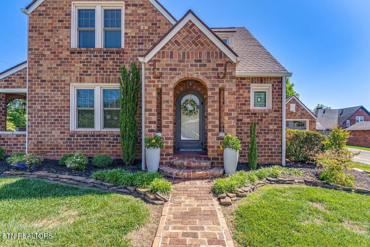 Property Photo:  600 E 2nd North St  TN 37814 