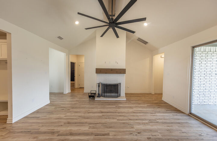 Property Photo:  1021 N Fulton Avenue  TX 79416 