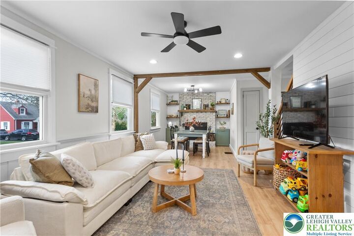 Property Photo:  915 Magnolia Road  PA 18055 