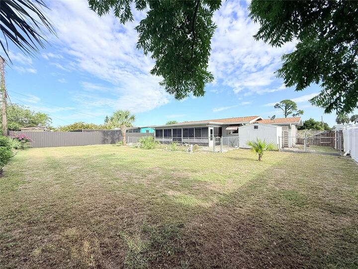 Property Photo:  22243 Lasalle Road  FL 33952 