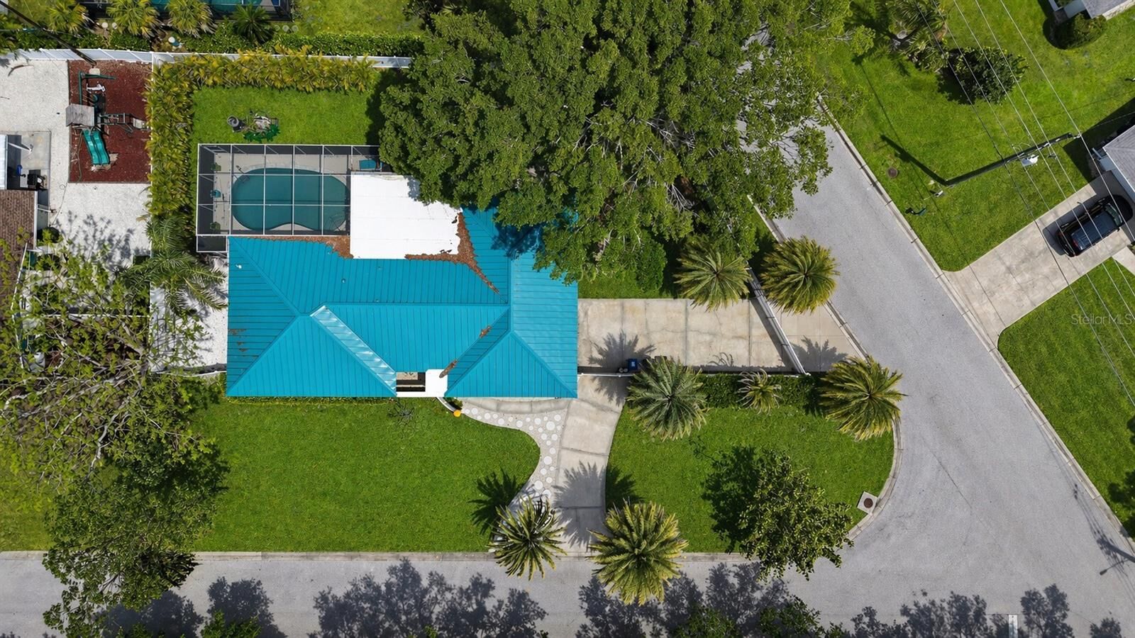 Property Photo:  2945 Upper Tangelo Drive  FL 34239 