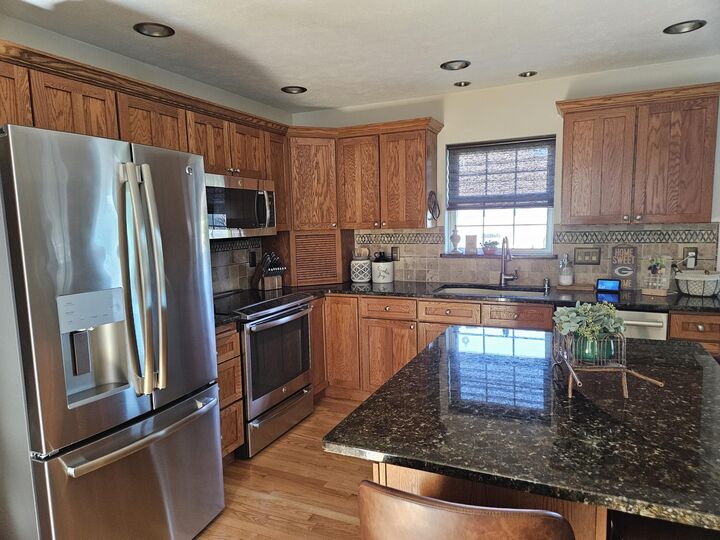 Property Photo:  601 Woodbridge Trl  WI 53094 