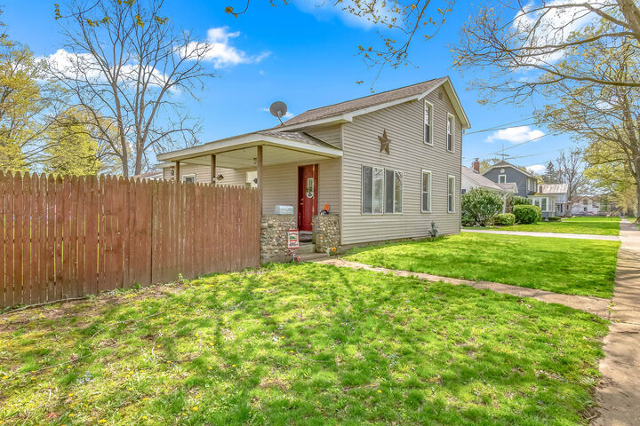 Property Photo:  206 S Byron Street  MI 49245 