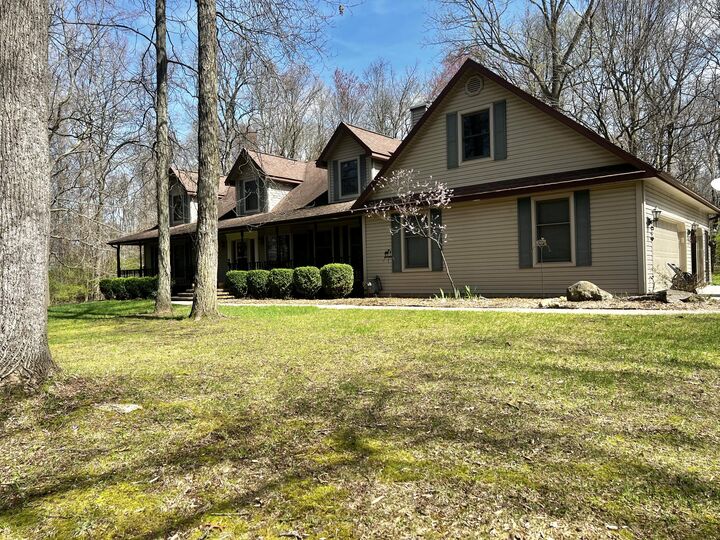 Property Photo:  1401 Meadow Lane  MI 49242 