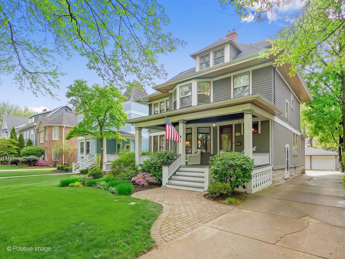 Property Photo:  112 S Waiola Avenue  IL 60525 