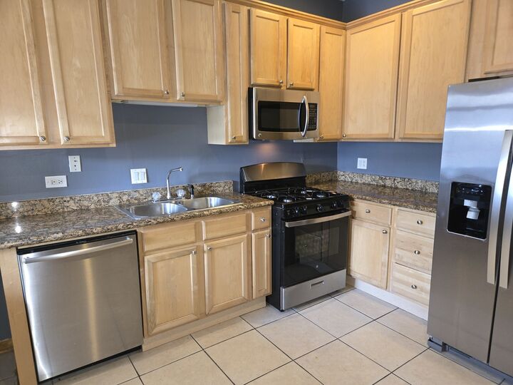 Property Photo:  948 N California Avenue  IL 60622 