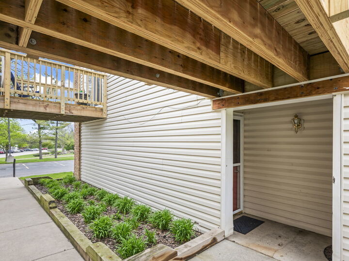 Property Photo:  1870 Huntington Boulevard A  IL 60169 