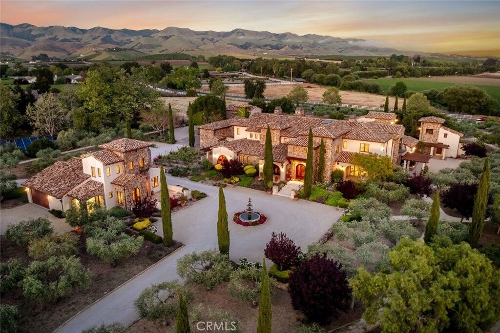 Property Photo:  6520 Mira Cielo  CA 93401 