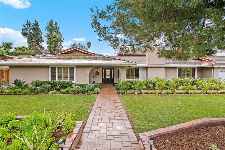 Property Photo:  1562 Wyndham Court  CA 92705 