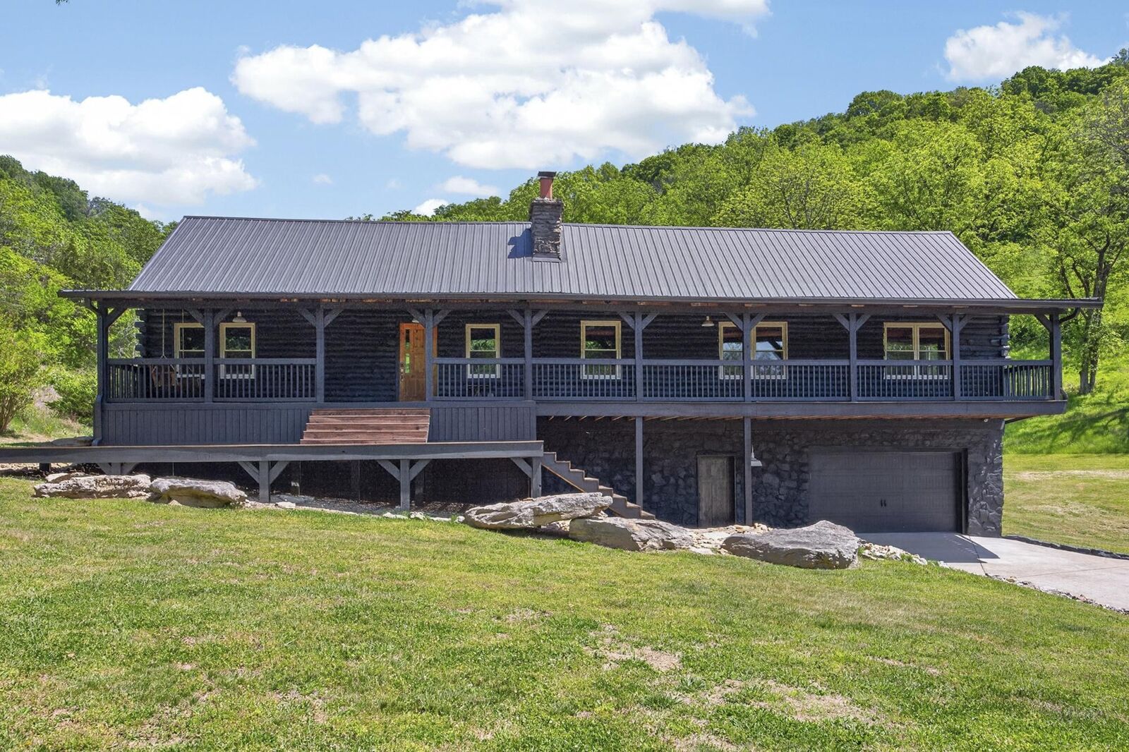 Property Photo:  1370 Dog Branch Rd  TN 37057 