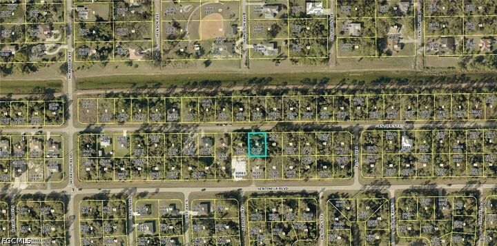 Property Photo:  1022 Asther Street E  FL 33974 