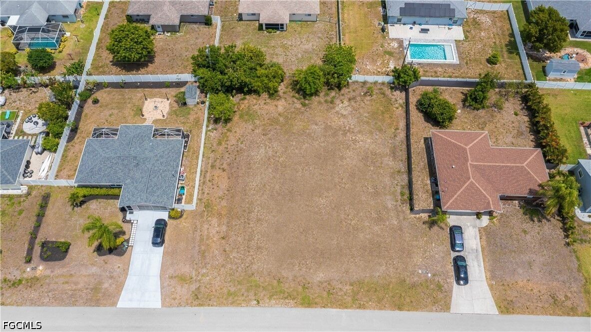 Property Photo:  231 NE 9th Place  FL 33909 