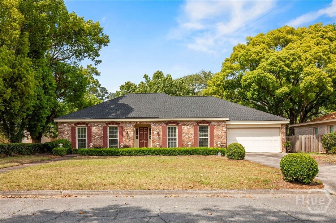 Property Photo:  110 E 58th Street  GA 31405 