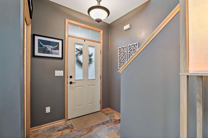 Property Photo:  1944 Commonwealth Boulevard 4  MN 55317 