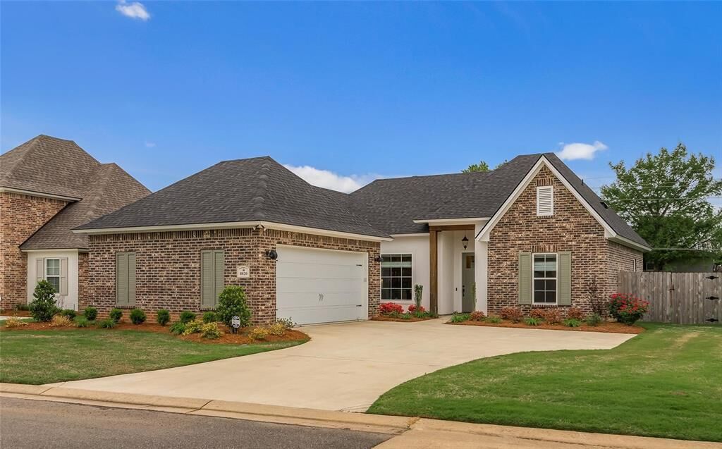 Property Photo:  8820 Beau Chene Drive  LA 71115 