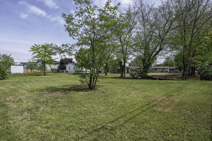 Property Photo:  3251 Antelope Road  OR 97503 