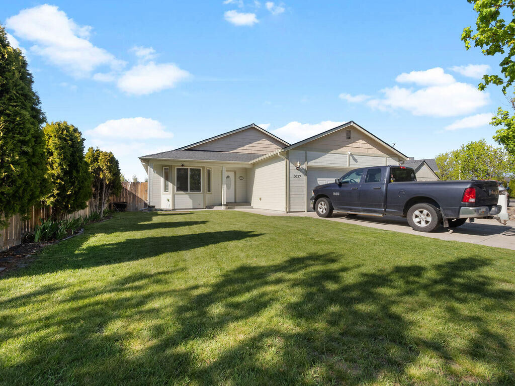 Property Photo:  5637 Mickshelly Circle  OR 97603 