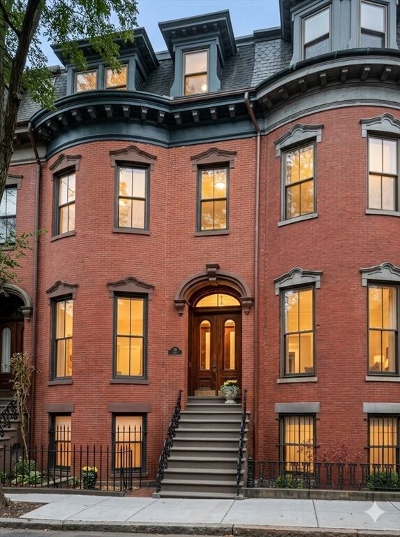 Property Photo:  48 Dwight St 5  MA 02118 