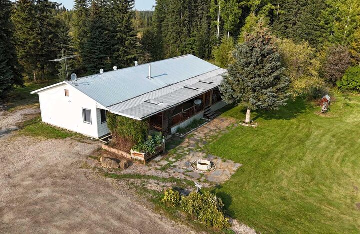 Property Photo: 53412 Highway 748 East AB T7E 3S9