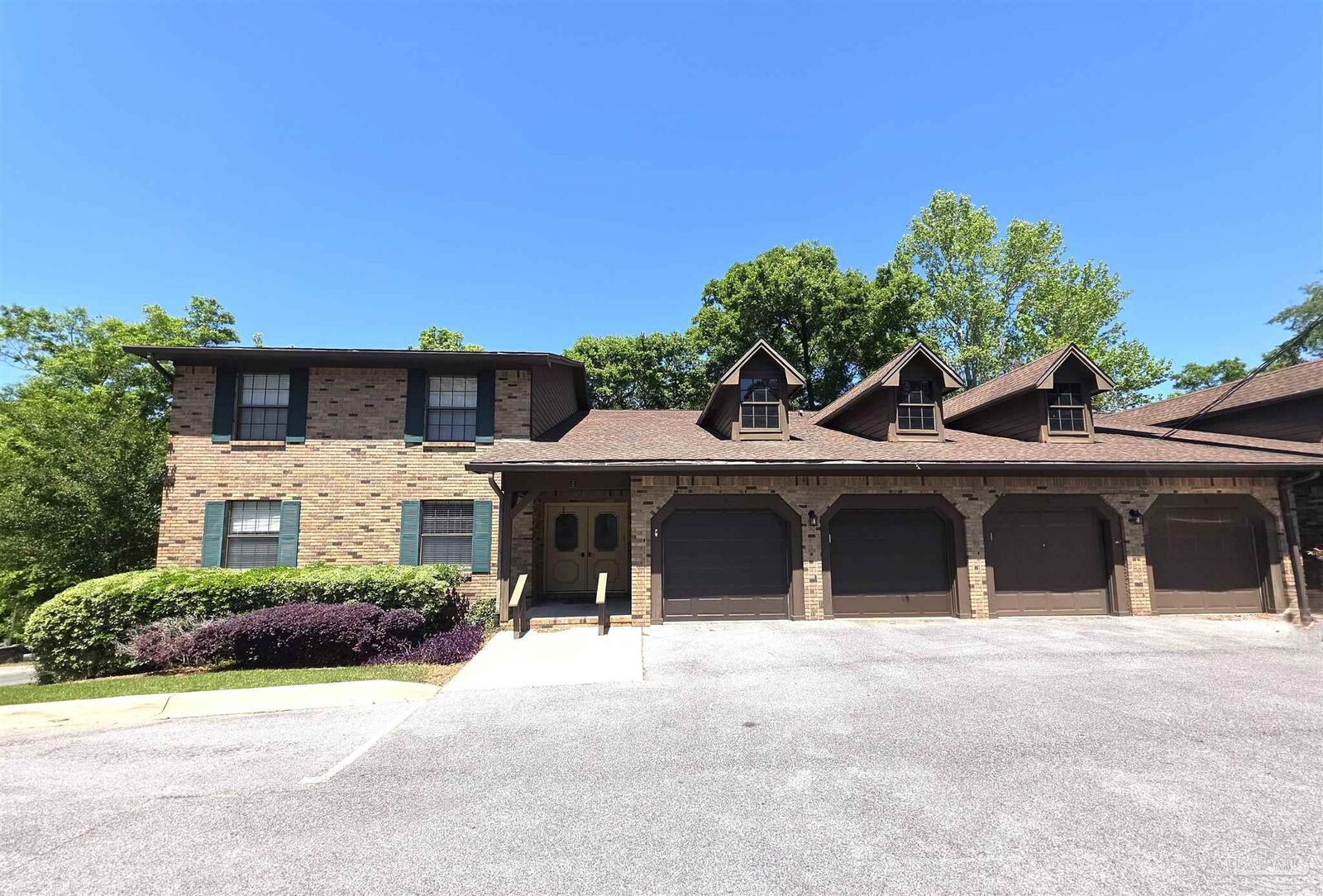 Property Photo: 4831 E Olive Rd 4A FL 32514