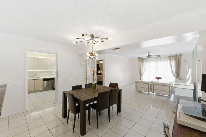 Property Photo:  624 NW 13th Street  FL 33486 