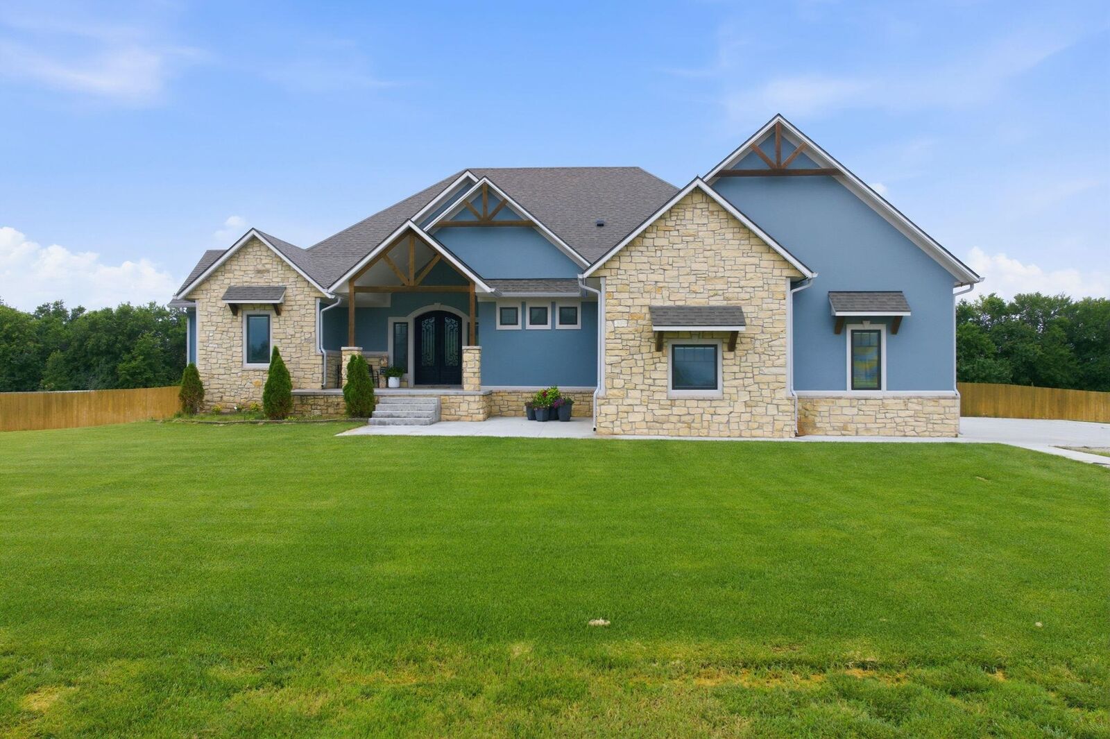 Property Photo:  7115 S Suzanne St  KS 67037 