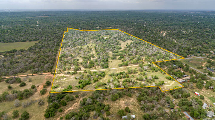 Property Photo:  132 Roemer Ln W  TX 78114 