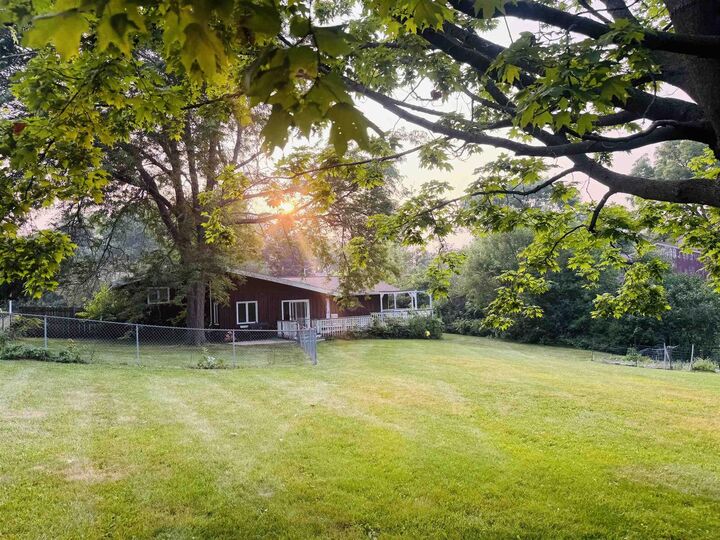 Property Photo:  507 Park View Drive  WI 53572 