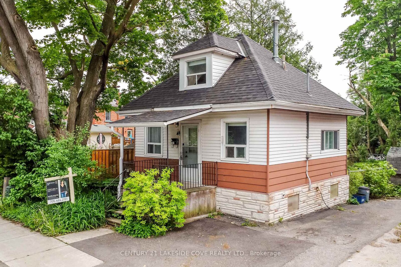 Property Photo:  147 Dufferin Street  ON L3V 5T1 