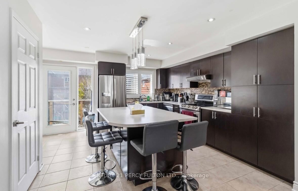 Property Photo:  3050 Erin Centre Boulevard 67  ON L5M 0P5 