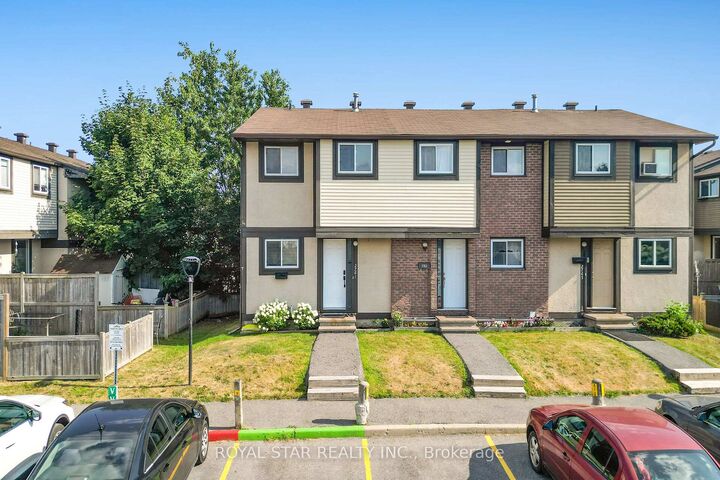 Property Photo: 2761 Pimlico Crescent ON K1T 2A7