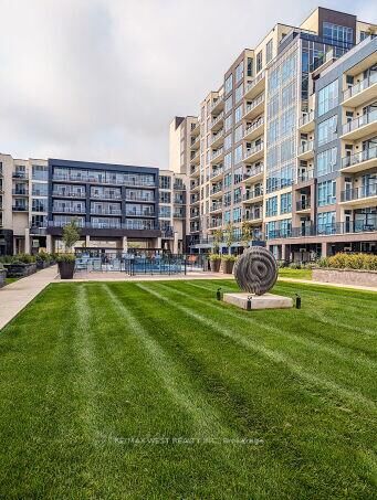 Property Photo:  16 Concord Place 615  ON L3M 0J1 