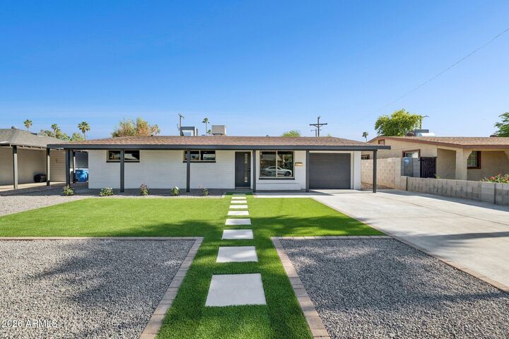 Property Photo:  1215 W Hazelwood Street  AZ 85013 