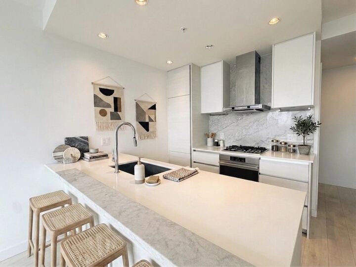 Property Photo: 6098 Station Street 1611 BC V5H 0H4