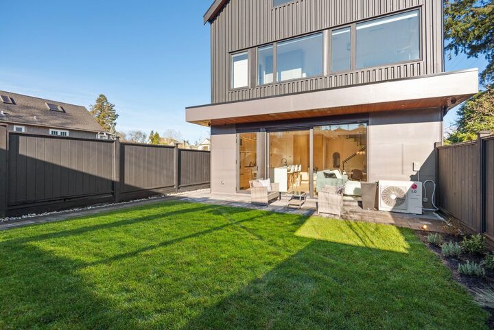 Property Photo: 3620 W 20th Avenue 2 BC V6S 1E8