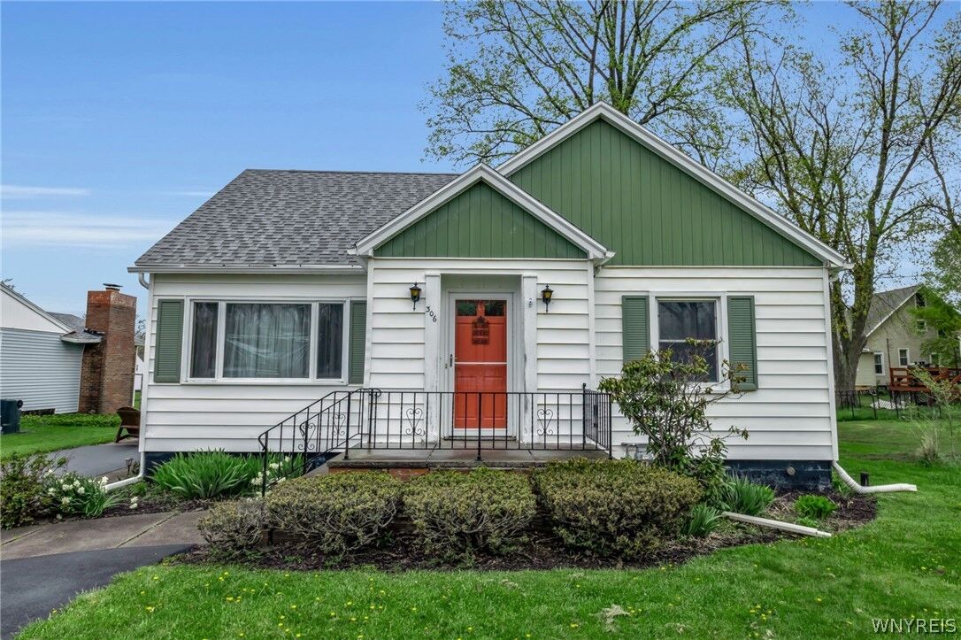 Property Photo:  306 W 7th Street  NY 14048 