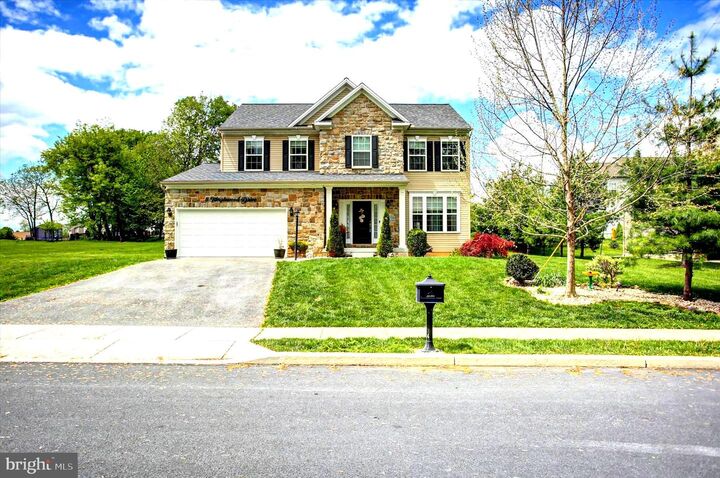 Property Photo:  8 Tanglewood Drive  PA 17050 