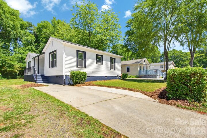 Property Photo:  2622 Hemphill Street  NC 28208 