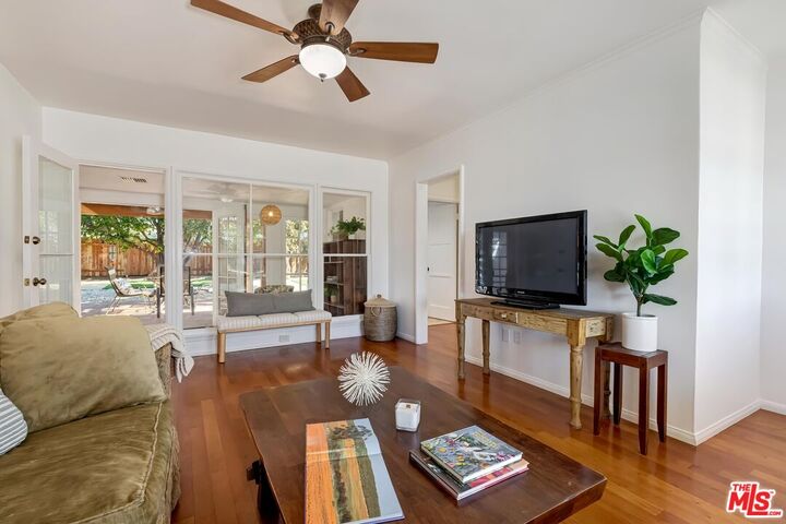 Property Photo: 7236 Encino Ave CA 91406