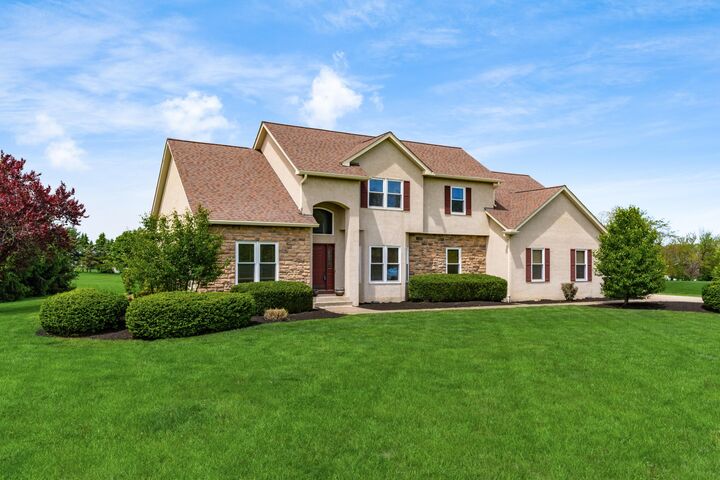 Property Photo:  1691 E Glenhurst NW Drive  OH 43130 