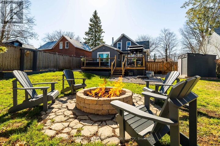 Photo de la propriété:  133 Nelson Street East  ON K7C 1A3 