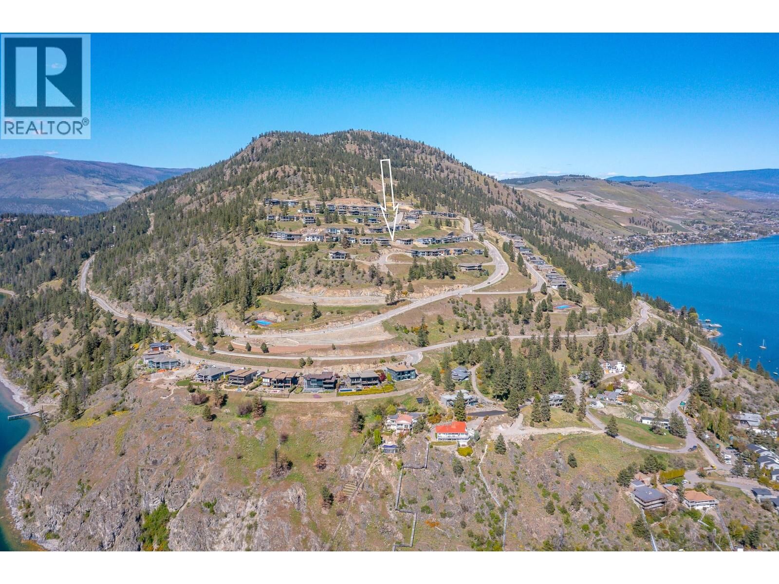 Photo de la propriété:  8872 Hampshire Crescent  BC V1H 2K9 