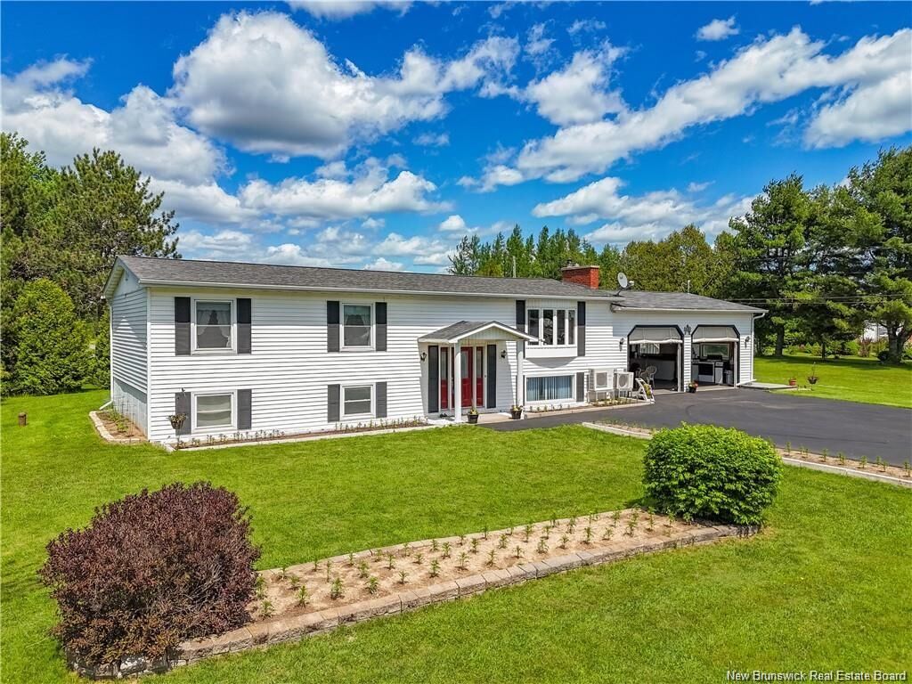 Photo de la propriété:  261 Route 105  NB E3A 8P1 