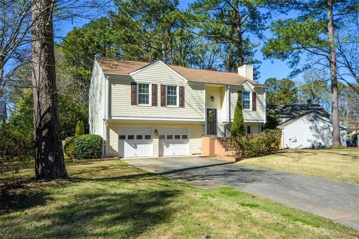 Property Photo:  115 Arborfield Way  GA 30022 