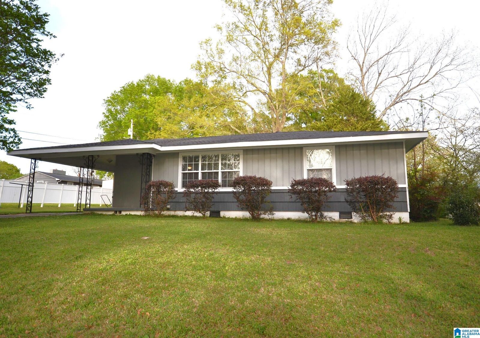 Property Photo:  1006 Avenue F  AL 35055 