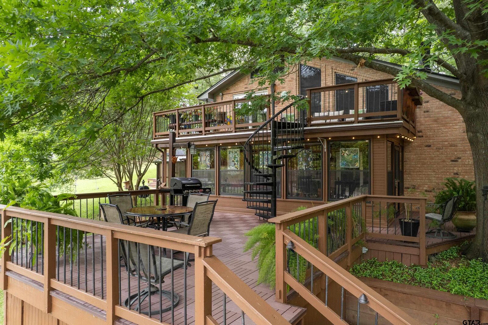 Property Photo:  100 King Lance Court  TX 75480 
