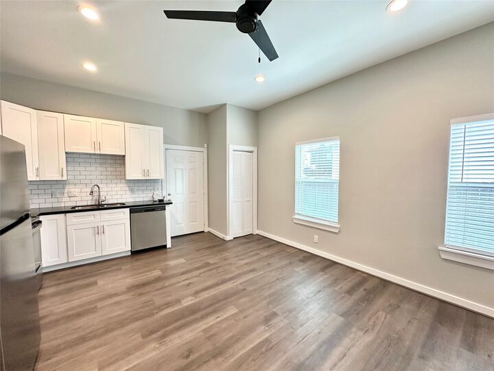 Property Photo:  225 N Everton Street 4  TX 77003 