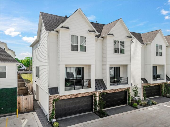 Property Photo:  3922 Willowbend Point Drive  TX 77025 
